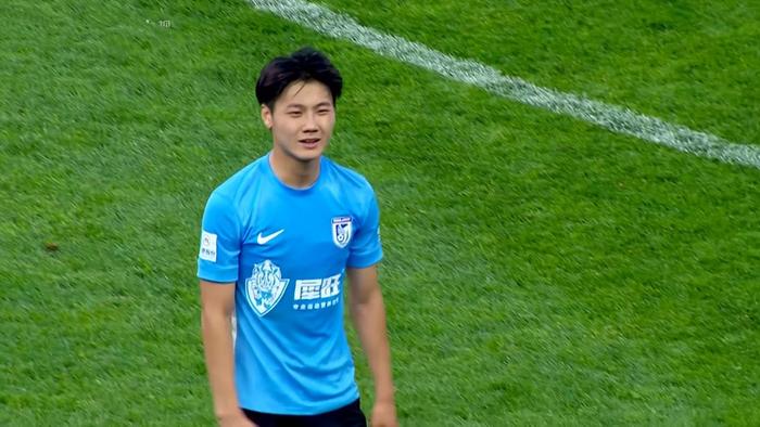 九游体育-大连英博引援遭球迷催，李国旭重用年轻人，U16国脚试训或成新拼图