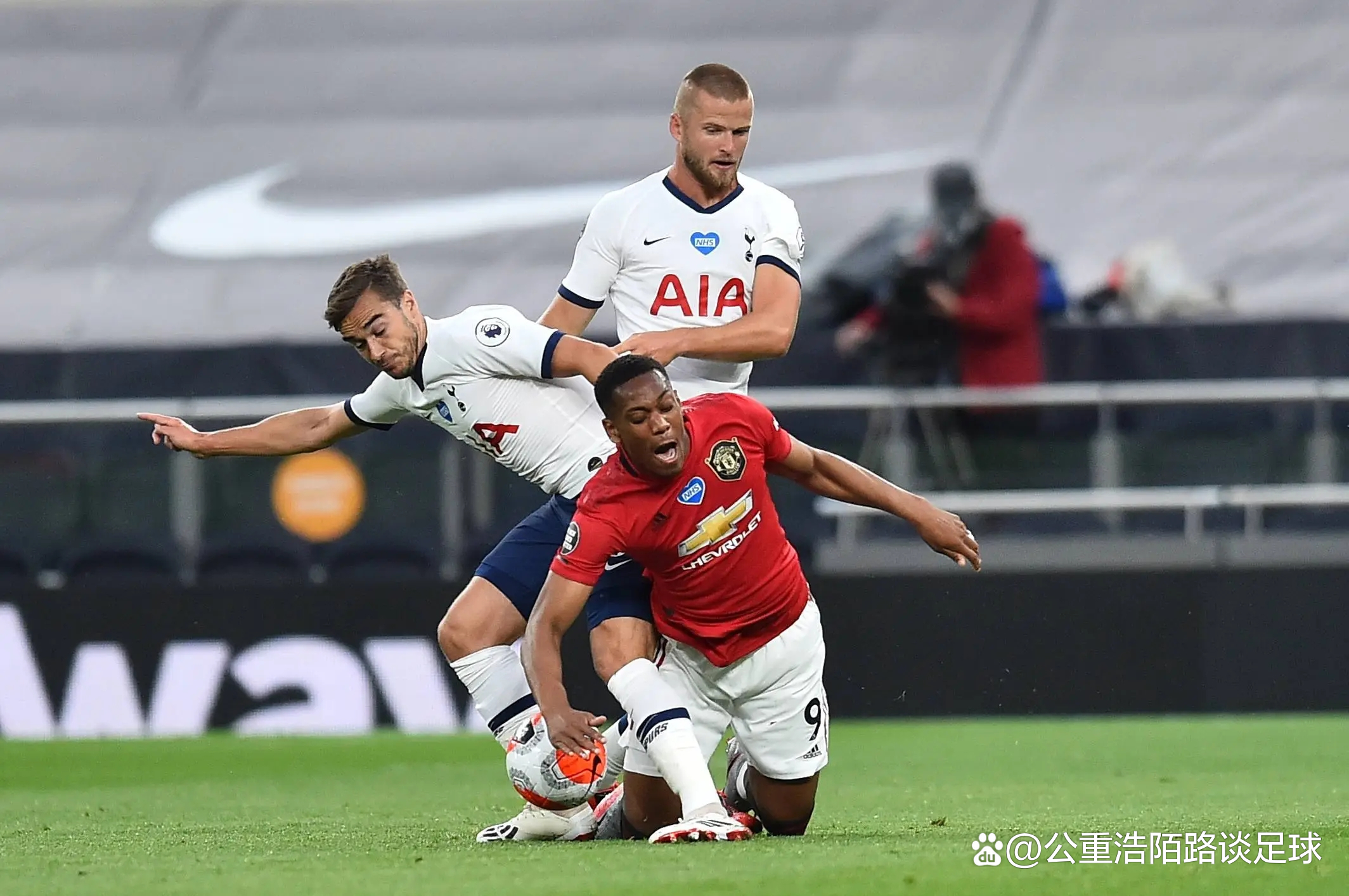 九游体育-关于曼联战术调整，关键球员或将首发出战的信息