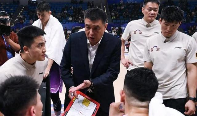 包含北控官方:闵鹿蕾因个人原因辞职聘请张庆鹏担任主教练的词条