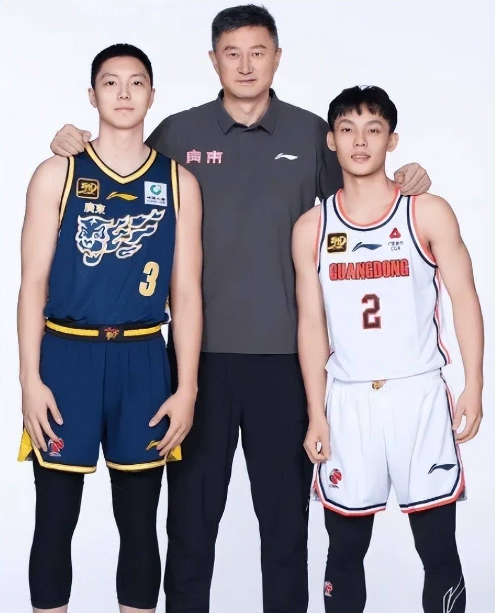 九游体育-来了！挤走张皓嘉！广东男篮正式补强锋线三号位