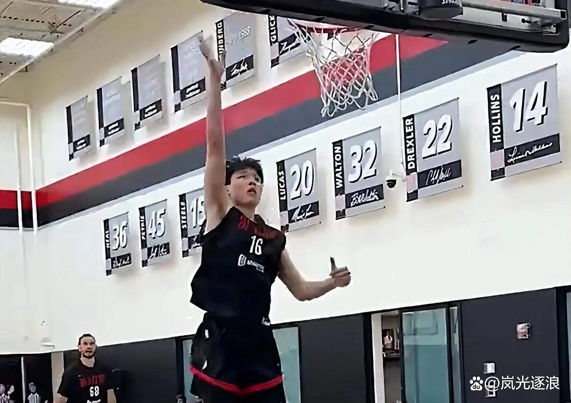 杨瀚森夏联G4再遇新课题被纯小球阵容打到软肋？的简单介绍